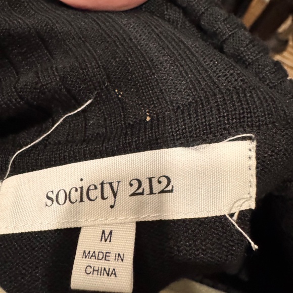 OFF SHOULDER/ONE SHOULDER - thin sweater- see picts for Bundle suggestions -TAGS - Picture 6 of 6